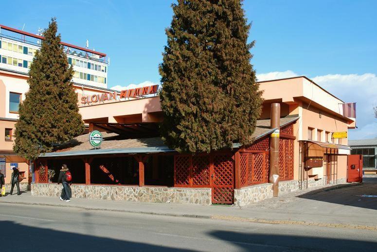 Hotel Slovan Lučenec Buitenkant foto